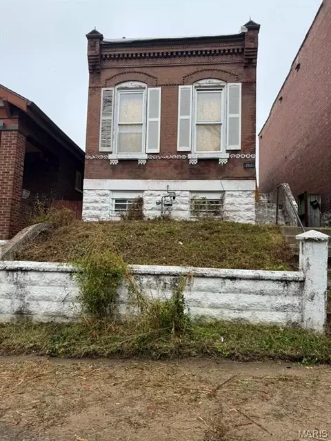 2823 Osceola St, Saint Louis, MO 63111