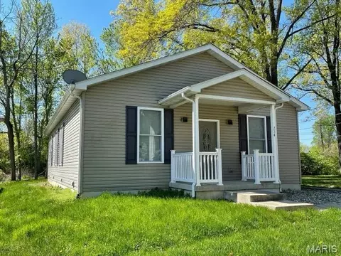 214 S 27th St, Belleville, IL 62226