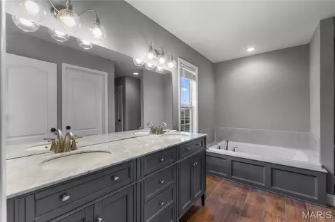 Bath - 2864 Clear Spring Pl, Jackson, MO 63755 photo 3 of 5