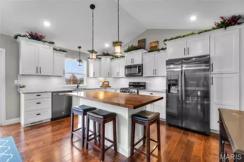 Kitchen - 2864 Clear Spring Pl, Jackson, MO 63755 photo 1 of 5