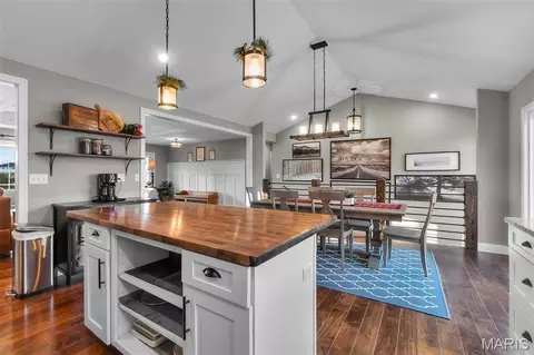 Kitchen - 2864 Clear Spring Pl, Jackson, MO 63755 photo 5 of 5