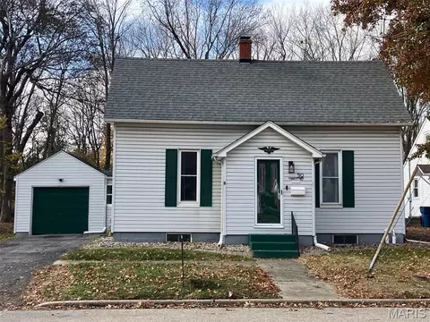 319 S Madison St, Trenton, IL 62293