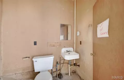 Bath - 21987 Teak Ln, Saint Robert, MO 65584 photo 1 of 1