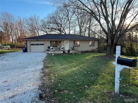 10 Doris Ave, Dardenne Prairie, MO 63368