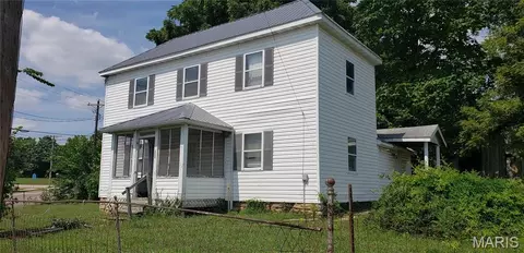 111 E Walnut St, Bourbon, MO 65441 photo 1