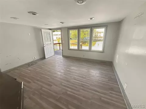 Living - 1749 Sinnott Cir, Independence, MO 64050 photo 3 of 3