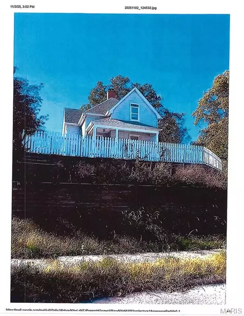 815 S Charles St, Belleville, IL 62220