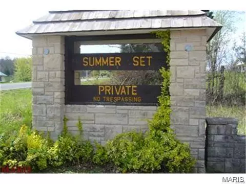101 Constitution Ave, De Soto, MO 63020