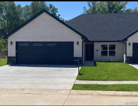 125 Beechwood Ln, Cape Girardeau, MO 63701