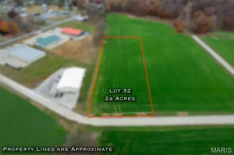 225 Ervin L Dumey Dr, Benton, MO 63736