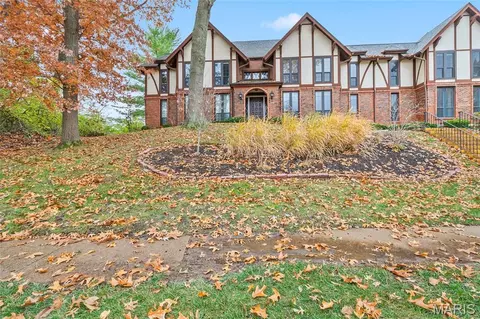 1026 Kehrs Mill Rd #4, Ballwin, MO 63011