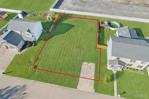 204 Pamona Dr, Fairview Heights, IL 62208