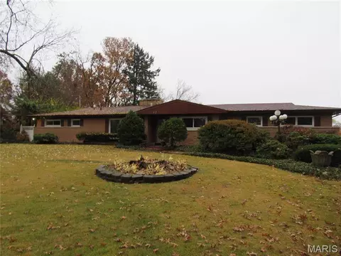 42 Harneywold Dr, Saint Louis, MO 63136