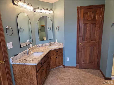Bath - 107 Glaser Rd, Sullivan, MO 63080 photo 3 of 6
