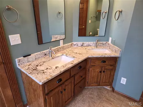 Bath - 107 Glaser Rd, Sullivan, MO 63080 photo 4 of 6