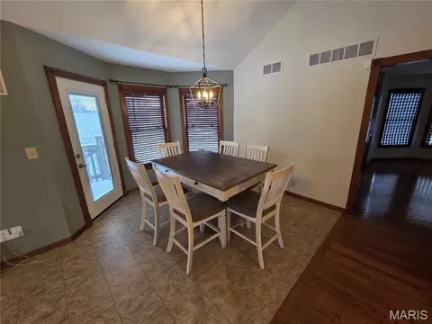 Dining - 107 Glaser Rd, Sullivan, MO 63080 photo 2 of 3
