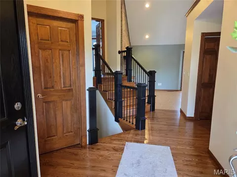 Entry Way - 107 Glaser Rd, Sullivan, MO 63080 photo 2 of 6