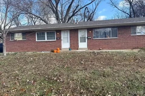 2512 Chesstal St, Saint Charles, MO 63301
