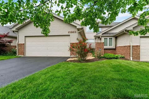 10863 Picadily Square Dr, Saint Louis, MO 63146