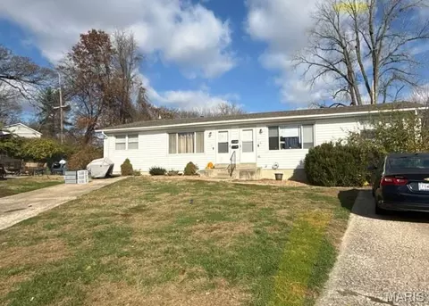 117-118 Woodlawn Ct, Saint Charles, MO 63301