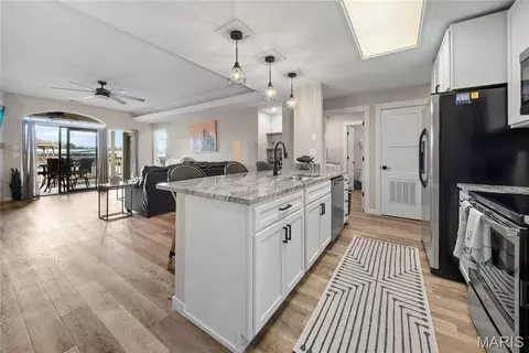 34 Aqua Finn Dr #1B, Lake Ozark, MO 65049