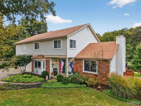 617 Lakeview Rd, Lake Saint Louis, MO 63367