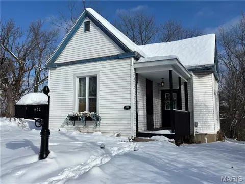 212 Division St, Hannibal, MO 63401