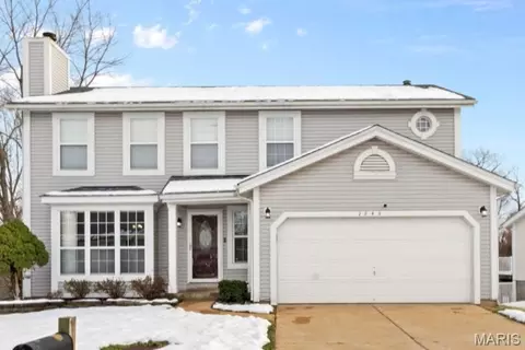 2843 Chapel View Dr, Florissant, MO 63031