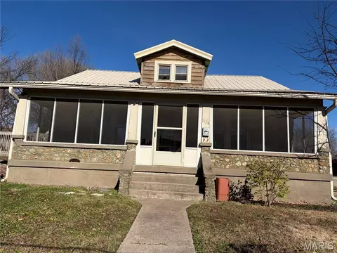 1138 Woodland Dr, Jackson, MO 63755