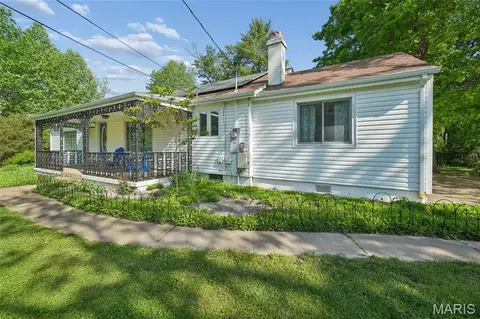 Exterior - 232 Old Ballwin Rd, Ballwin, MO 63021 photo 4 of 12