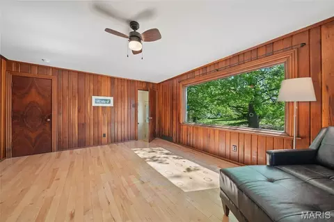 Living - 232 Old Ballwin Rd, Ballwin, MO 63021 photo 6 of 11