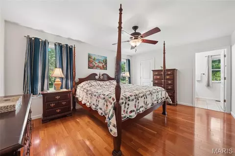 Bedroom - 232 Old Ballwin Rd, Ballwin, MO 63021 photo 3 of 3