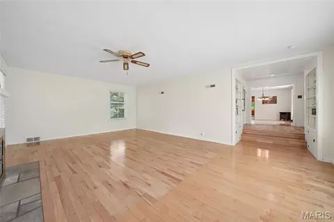 Living - 232 Old Ballwin Rd, Ballwin, MO 63021 photo 1 of 11