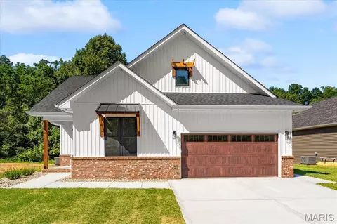 1014 Otter Lake Ln, Caseyville, IL 62232