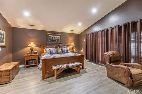 Bedroom - 489 Pumpkin Patch Rd, Doniphan, MO 63935 photo 2 of 3