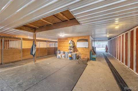 Entry Way - 489 Pumpkin Patch Rd, Doniphan, MO 63935 photo 3 of 5