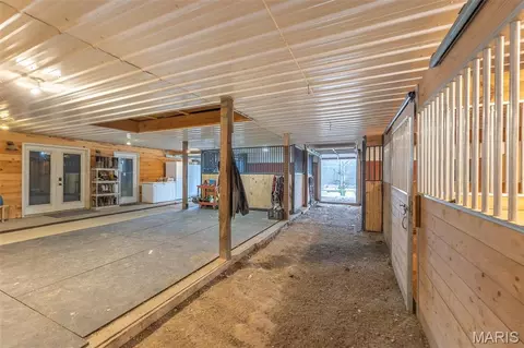 Entry Way - 489 Pumpkin Patch Rd, Doniphan, MO 63935 photo 4 of 5
