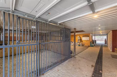 Entry Way - 489 Pumpkin Patch Rd, Doniphan, MO 63935 photo 5 of 5
