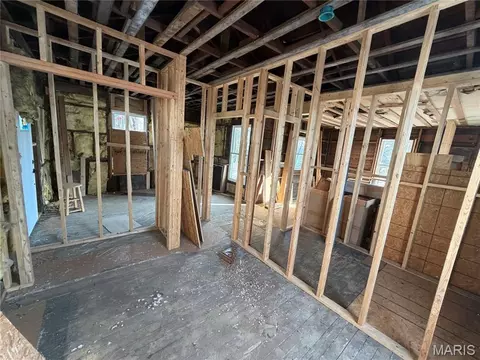 Entry Way - 5138 Lode Ave, Affton, MO 63123 photo 4 of 5