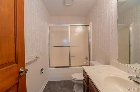 Bath - 4738 Gorrell Rd, Bland, MO 65014 photo 7 of 12