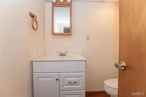 Bath - 4738 Gorrell Rd, Bland, MO 65014 photo 11 of 12