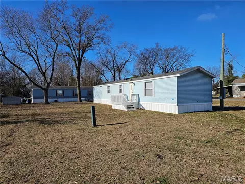 702 E Feifer, Sparta, IL 62286