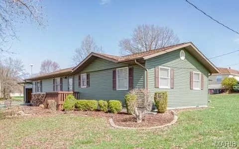 1458 N Carlyle Rd, Vandalia, IL 62471