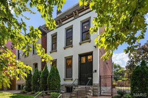 1916 Rutger St, Saint Louis, MO 63104