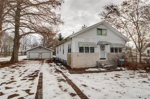 601 Biddle St, Gillespie, IL 62033