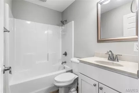 Bath - 5208 Hubble Cove Dr, Jackson, MO 63755 photo 5 of 5