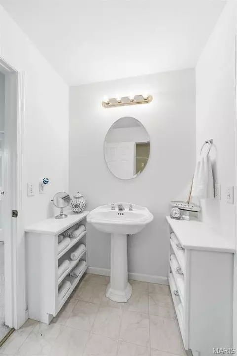 Bath - 1791 Gray Mist Dr, Wright City, MO 63390 photo 7 of 8