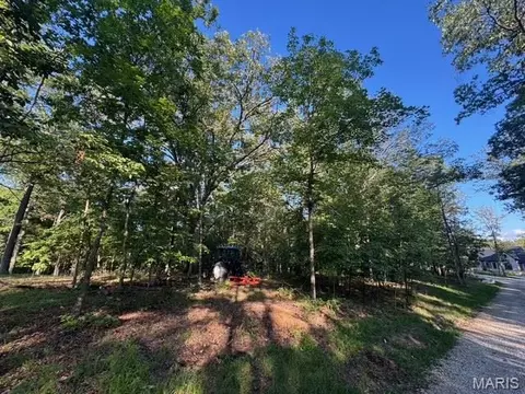 180 Steeple Point Dr Lot Apt 7 Dr, Defiance, MO 63341