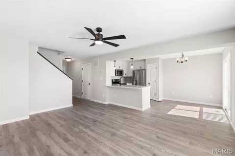 Living - 3 St James At Highlands, Rolla, MO 65401 photo 2 of 4
