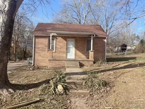 105 Broad St, Marble Hill, MO 63764